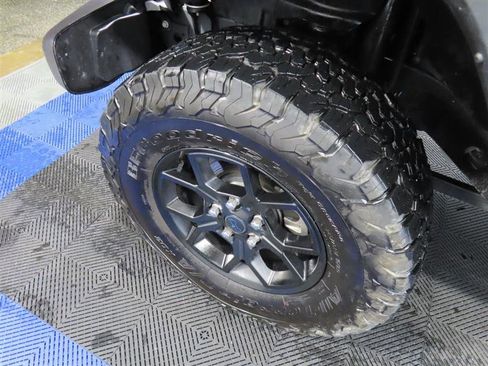 Used 2024 Jeep Wrangler Unlimited image 6