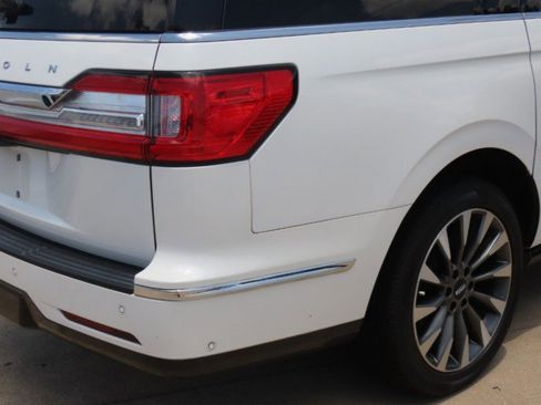 Used 2021 Lincoln Navigator L Reserve w/ Luxury Package AWD/4WD image 10
