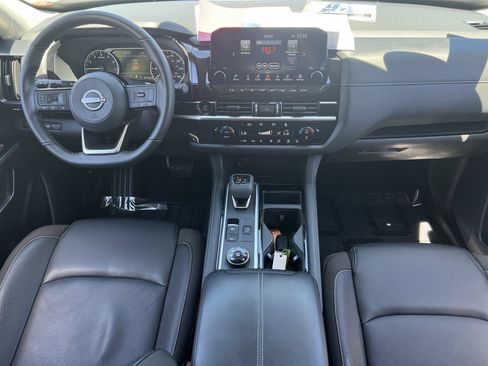 Certified 2025 Nissan Pathfinder SL AWD/4WD image 32