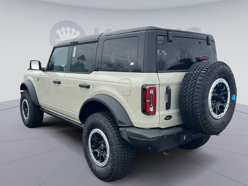 New 2025 Ford Bronco Badlands image 4