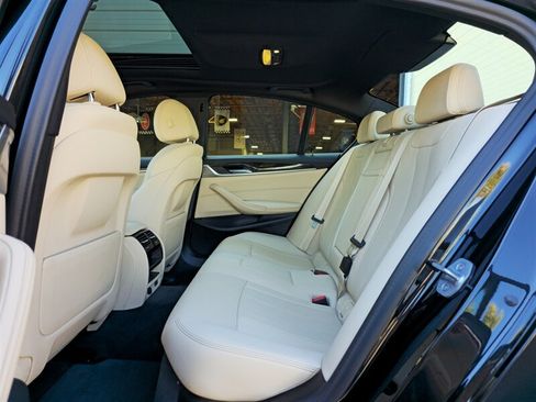 Used 2021 BMW 530e RWD image 30