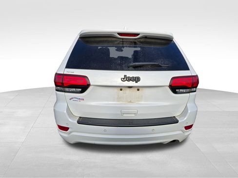 Used 2020 Jeep Grand Cherokee Altitude image 13