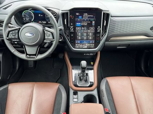 Used 2025 Subaru Forester Touring AWD/4WD image 14