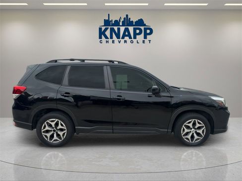 Used 2019 Subaru Forester Premium image 6