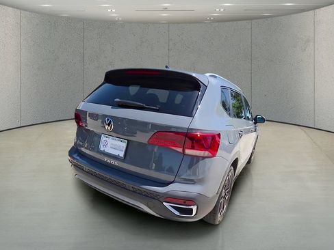 Used 2022 Volkswagen Taos SEL w/ Panoramic Sunroof Package FWD image 42