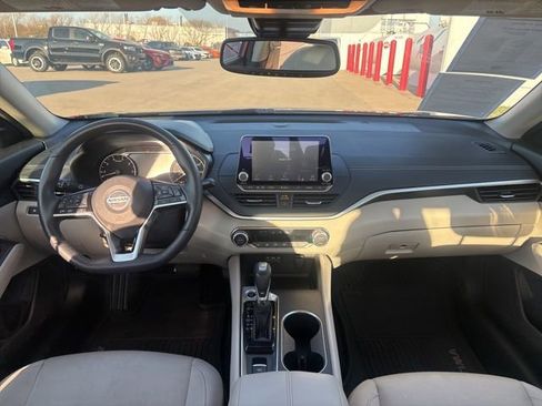 Used 2019 Nissan Altima 2.5 SV FWD image 10