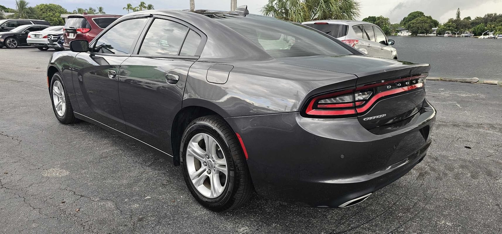 Used 2023 Dodge Charger SXT RWD image 3