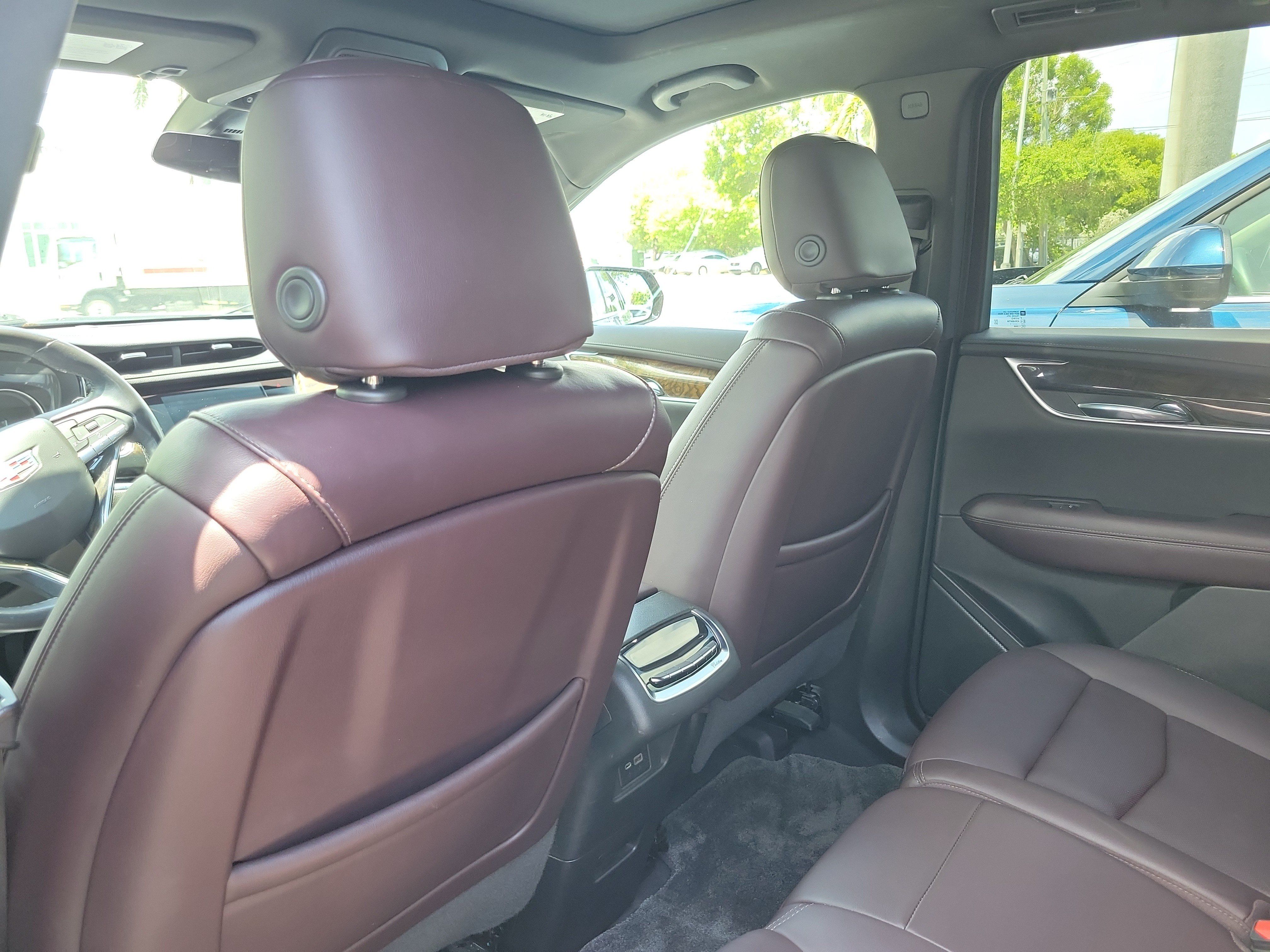Used 2021 Cadillac XT6 Premium Luxury FWD image 11