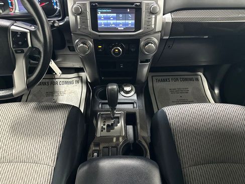 Used 2015 Toyota 4Runner SR5 AWD/4WD image 35