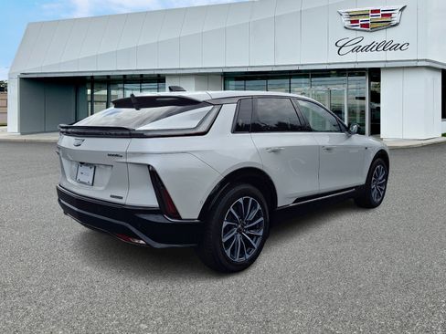 Certified 2024 Cadillac Lyriq Sport w/ LPO, Floor Liner Package AWD/4WD image 5
