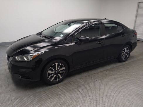 Used 2021 Nissan Versa SV FWD image 2