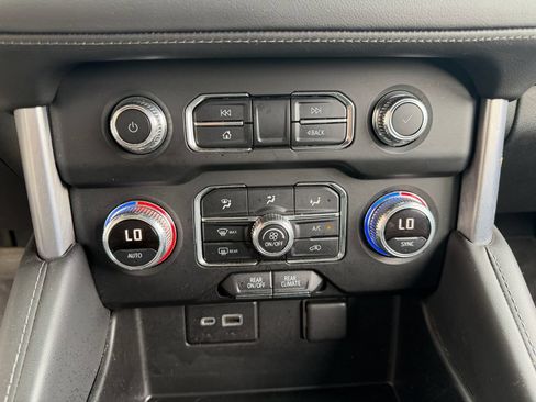Used 2022 GMC Yukon XL SLE w/ Gmc Pro Safety Plus Package AWD/4WD image 18