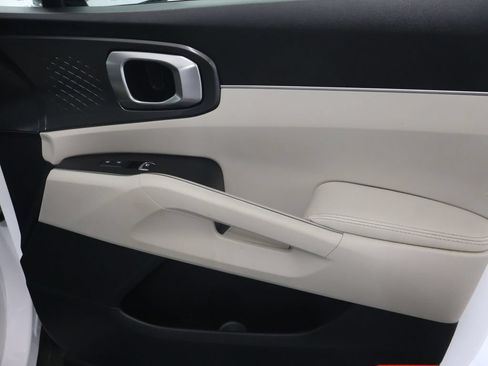 Used 2022 Kia Sorento S FWD image 11