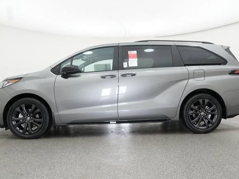 New 2026 Toyota Sienna XSE image 19