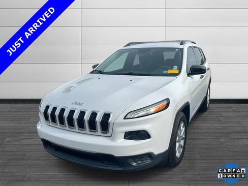 Used 2016 Jeep Cherokee Sport FWD image 5