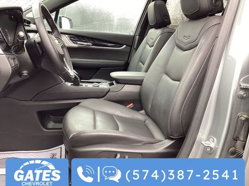 Used 2025 Cadillac XT6 Premium Luxury image 18