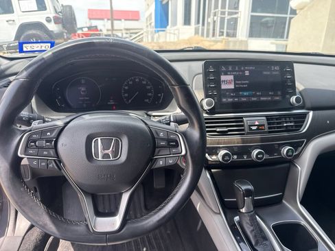 Used 2018 Honda Accord Touring image 21