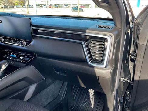 Used 2024 GMC Canyon Elevation w/ Convenience Package image 18