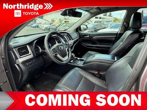 Used 2019 Toyota Highlander Limited w/ Carpet Mat Package (TMS) FWD image 5