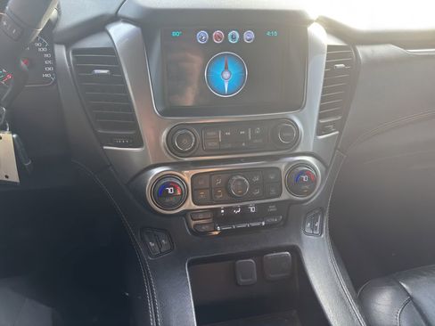 Used 2018 Chevrolet Suburban LT image 24