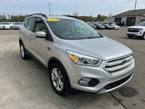 Used 2018 Ford Escape SEL AWD/4WD image 3