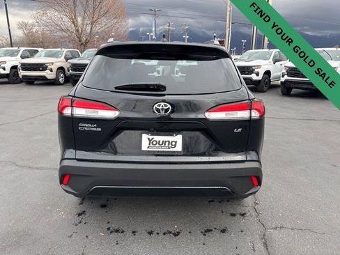 Used 2025 Toyota Corolla Cross LE image 6