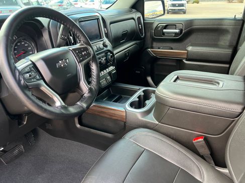 Used 2021 Chevrolet Silverado 1500 LT Trail Boss w/ Convenience Package II image 16