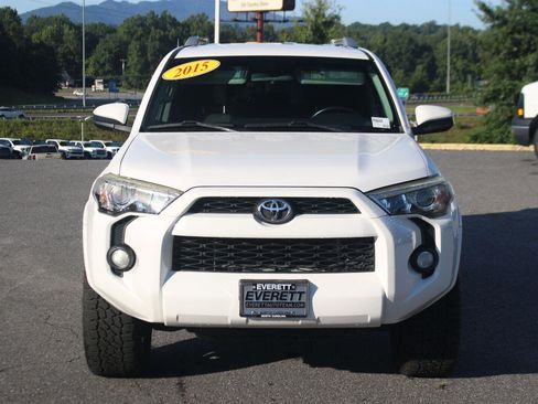 Used 2015 Toyota 4Runner SR5 AWD/4WD image 2