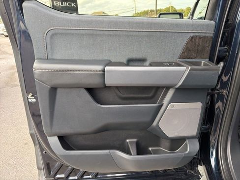 Used 2022 Ford F150 Lightning Lariat image 22