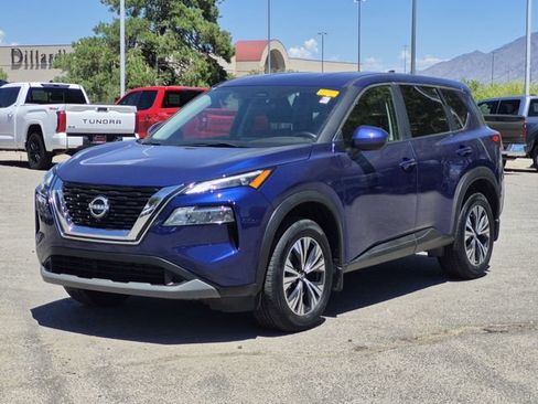 Certified 2023 Nissan Rogue SV FWD image 2