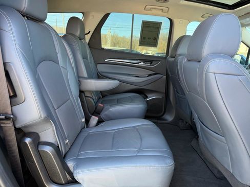 Used 2019 Buick Enclave Essence image 15