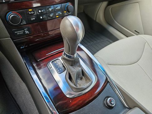 Used 2011 INFINITI G37 Journey w/ Premium Pkg image 7