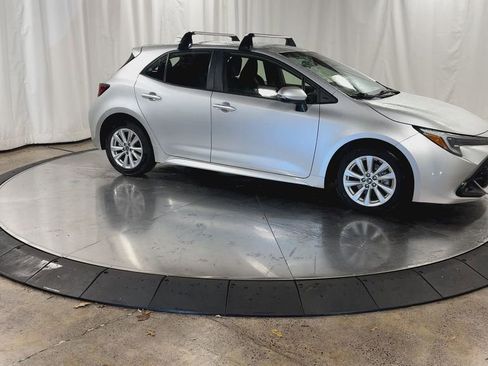 Used 2023 Toyota Corolla SE image 2