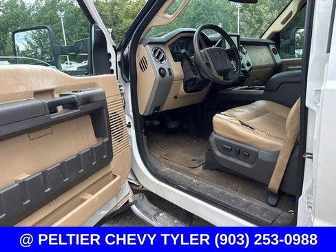 Used 2013 Ford F250 Lariat w/ Lariat Interior Pkg AWD/4WD image 13