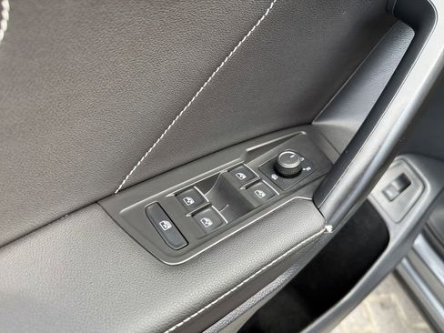 Used 2022 Volkswagen Tiguan SE AWD/4WD image 13