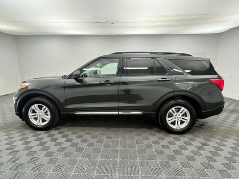 Used 2023 Ford Explorer XLT w/ Equipment Group 202A AWD/4WD image 13