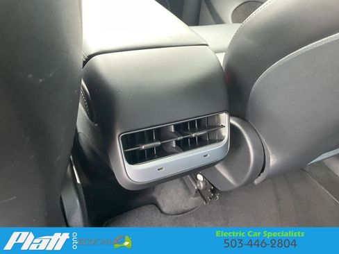 Used 2023 Tesla Model Y Long Range AWD/4WD image 41