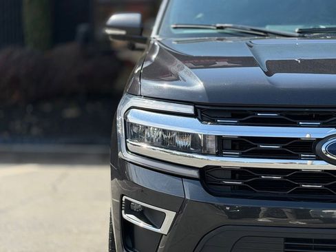 Used 2023 Ford Expedition Max Limited image 4