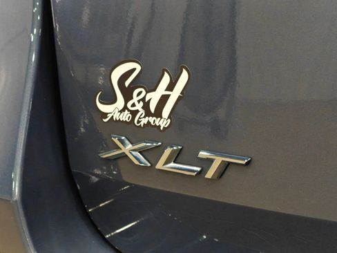 Used 2021 Ford Explorer XLT w/ Equipment Group 202A AWD/4WD image 60