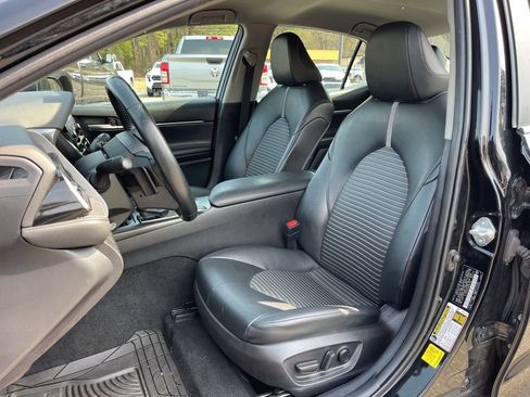 Used 2021 Toyota Camry SE image 18