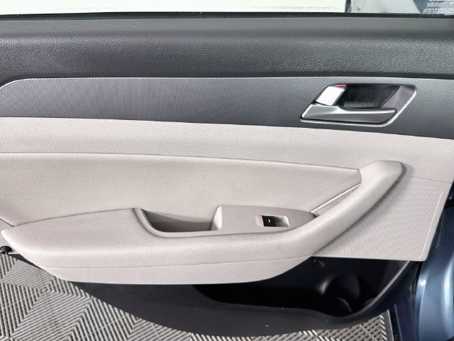 Used 2016 Hyundai Sonata SE FWD image 23