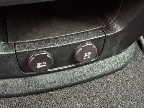 Used 2016 Dodge Grand Caravan SE FWD image 32