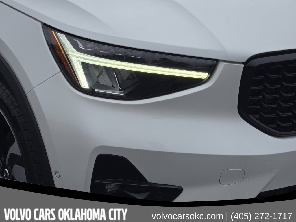 Certified 2023 Volvo XC40 B5 Plus w/ Protection Package Premier AWD/4WD image 9