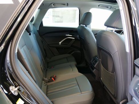 New 2025 Audi Q5 Premium image 15