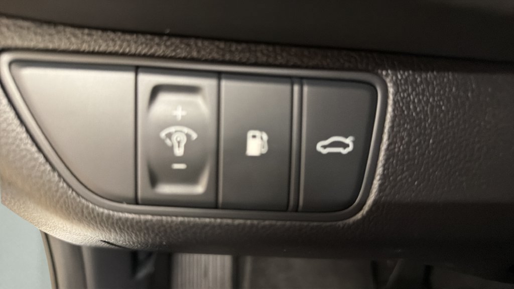 Used 2026 Genesis G70 2.5T AWD/4WD image 16
