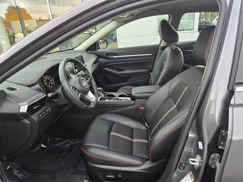 Used 2025 Nissan Altima 2.5 SR image 15