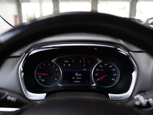Used 2020 Chevrolet Traverse LT FWD image 19