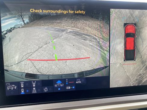 Used 2025 Toyota Tacoma TRD Sport w/ TRD Sport Premium Package image 11