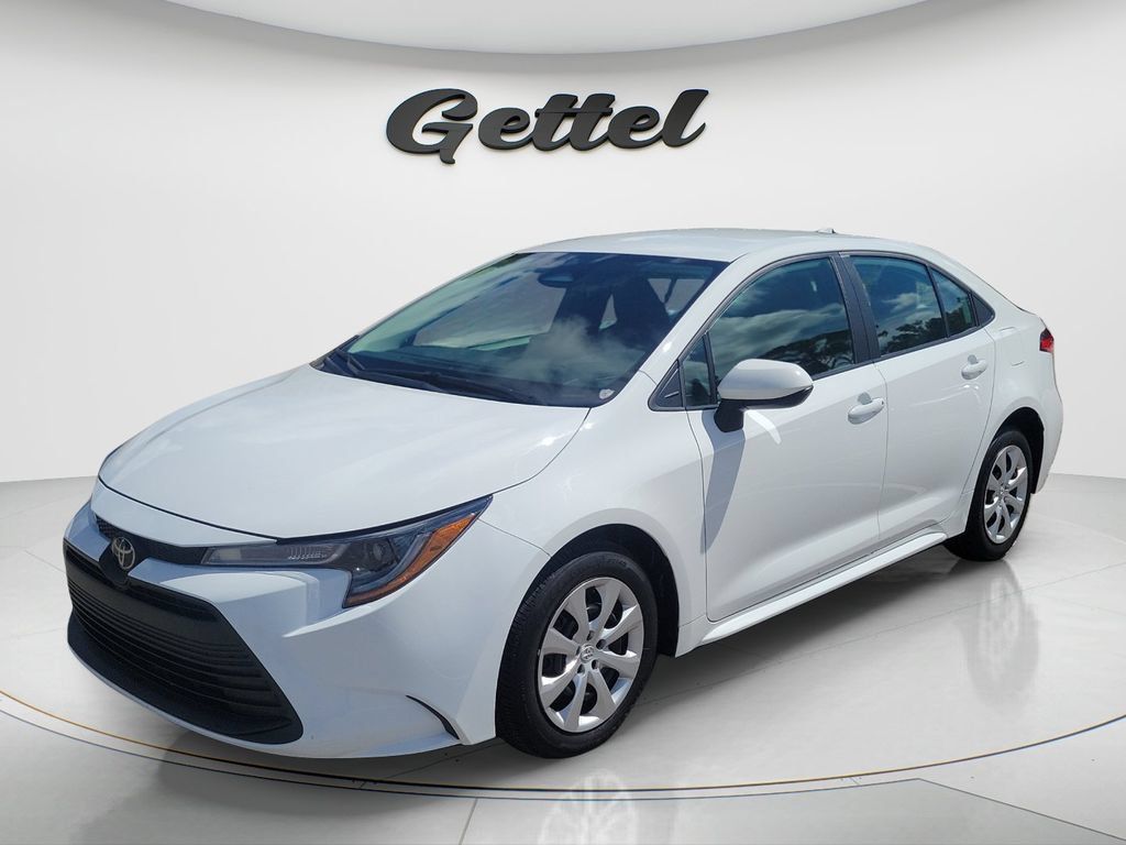 Certified 2025 Toyota Corolla LE FWD image 1
