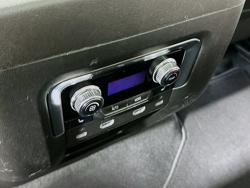 Certified 2024 GMC Yukon Denali Ultimate AWD/4WD image 32
